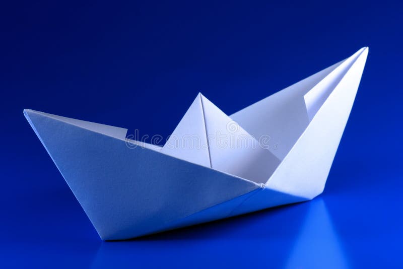 Papieren bootje stock foto's