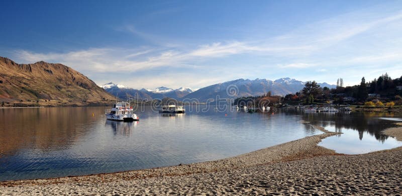 De Boten van Wanaka van het meer, Otago Nieuw Zeeland stock afbeeldingen De Boten van Wanaka van het meer, Otago Nieuw Zeeland stock afbeeldingen