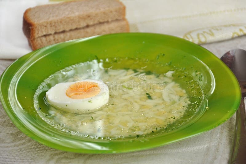 De Bouillon Van De Kip Met Ei En Dille Stock Foto Image of dille