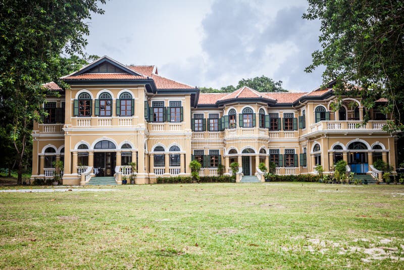 De bouw kin-Pracha in chino-Protuguese patroon, Phuket, Thaila royalty-vrije stock foto's De bouw kin-Pracha in chino-Protuguese patroon, Phuket, Thaila royalty-vrije stock foto's