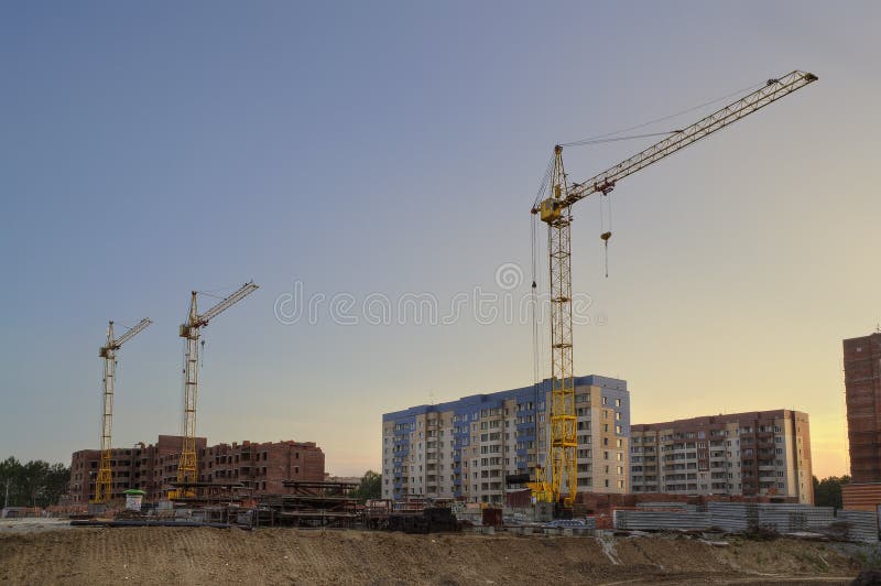 De bouw van nieuwe flatgebouwen