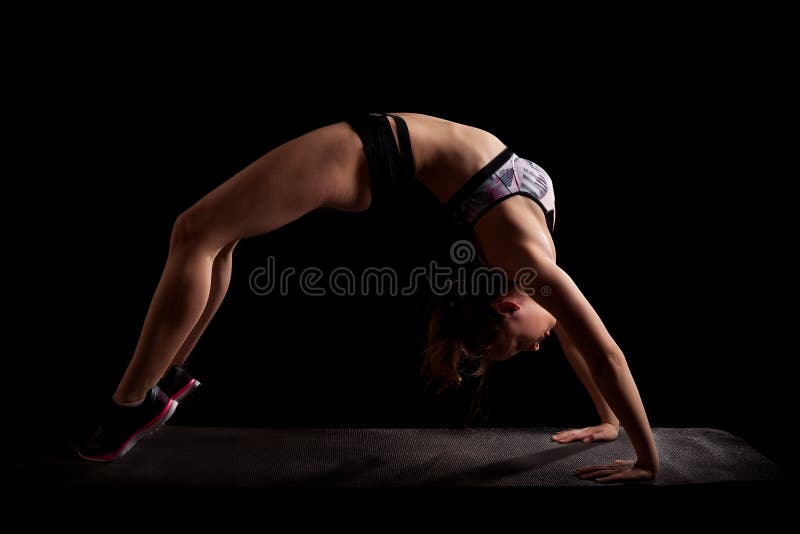 De brug van de turneryoga backbend stock foto's De brug van de turneryoga backbend stock foto's