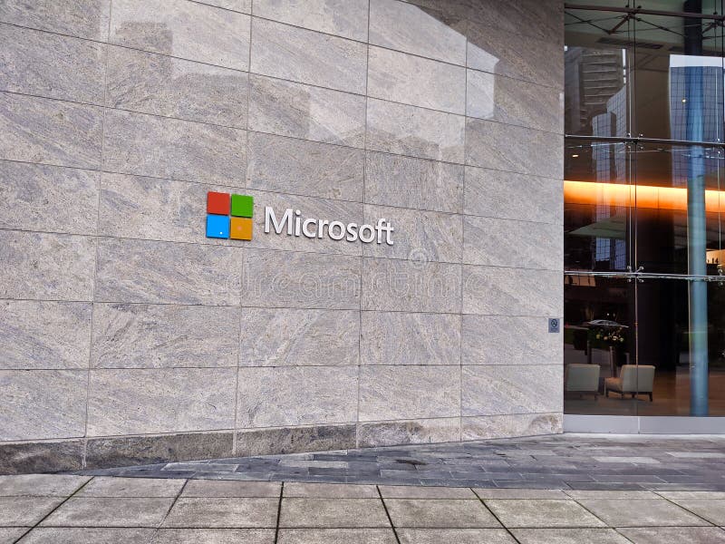 De buitenmening van het de campusgebouw van Microsoft in het centrum Bellevue, WA zonder mensen rond royalty-vrije stock afbeelding De buitenmening van het de campusgebouw van Microsoft in het centrum Bellevue, WA zonder mensen rond royalty-vrije stock afbeelding