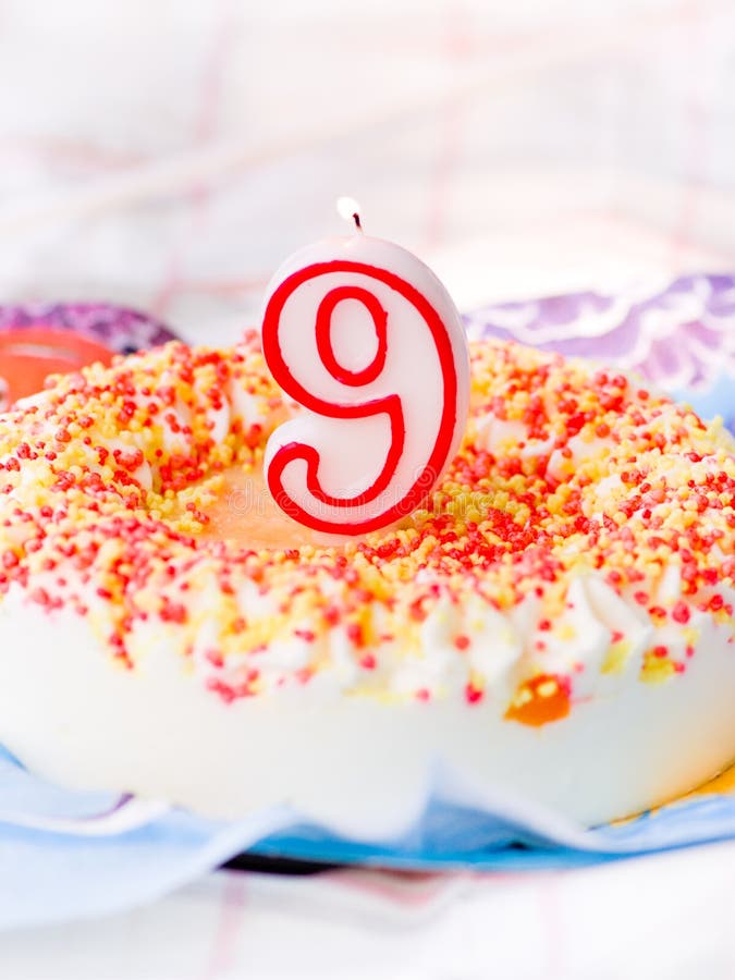 Beste De Cake Van De Verjaardag 9 Jaar Stockfoto's en afbeeldingen VO-52