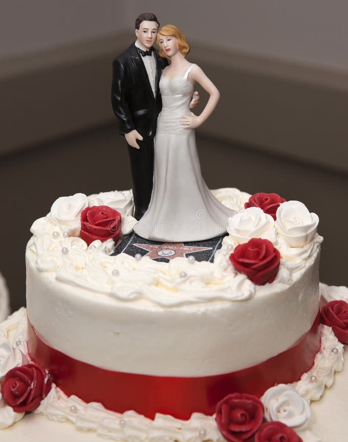 De cake van het huwelijk