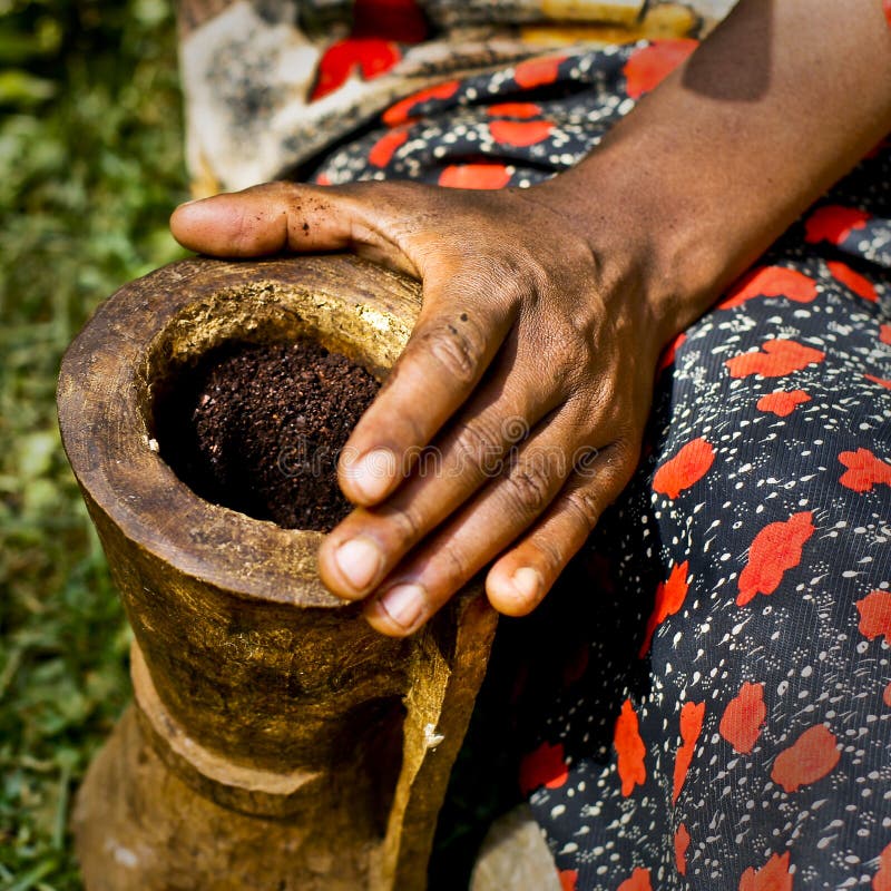 De ceremonie van de koffie in Afrika De ceremonie van de koffie in Afrika