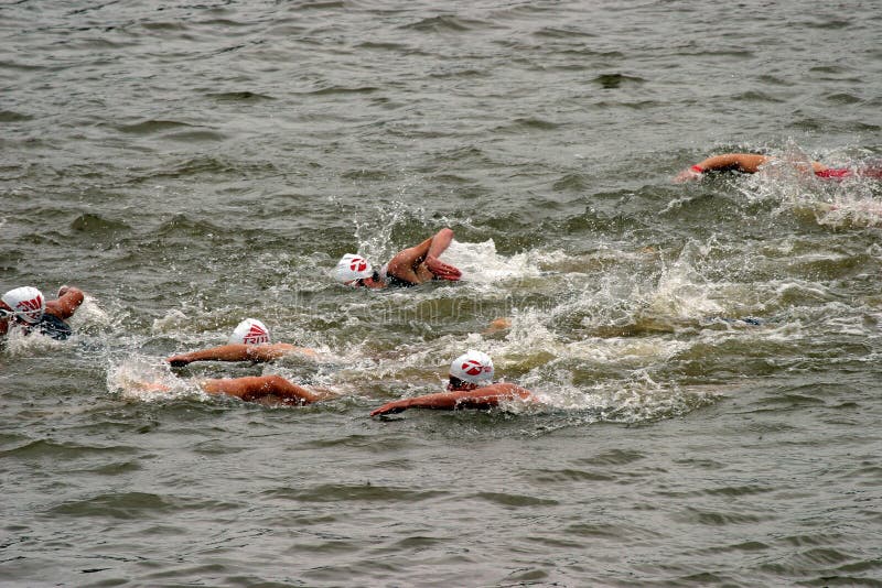 De concurrentie van Triathlon royalty-vrije stock afbeelding De concurrentie van Triathlon royalty-vrije stock afbeelding