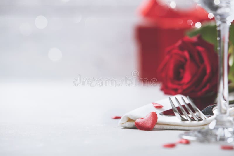 De Dag van Valentine ` s of romantisch dinerconcept