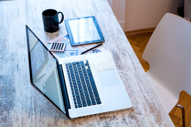 De Desktop van het bureau stock fotografie De Desktop van het bureau stock fotografie