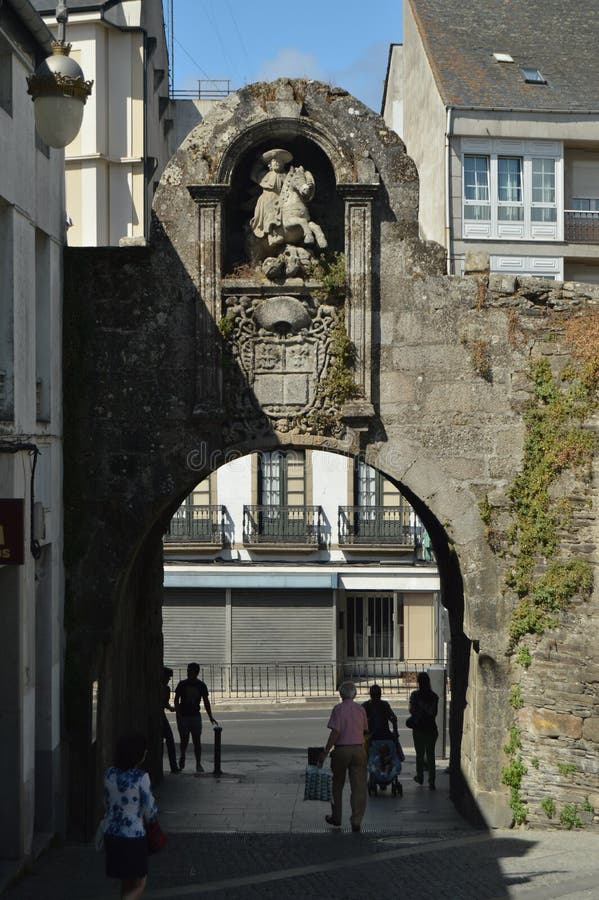 De deur van de Roman muur in het Plein DE Ferrol, riep Vals In Lugo Reis, Architectuur, Vakantie royalty-vrije stock foto's De deur van de Roman muur in het Plein DE Ferrol, riep Vals In Lugo Reis, Architectuur, Vakantie royalty-vrije stock foto's