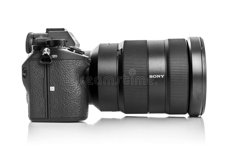 De Digitale Camera van Sony Alpha a7R III Mirrorless stock foto De Digitale Camera van Sony Alpha a7R III Mirrorless stock foto