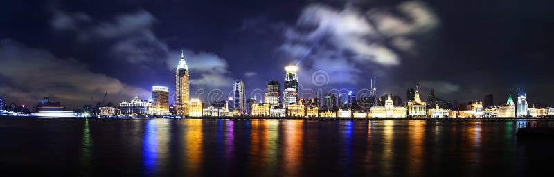 De dijkpanorama van China Shanghai royalty-vrije stock foto De dijkpanorama van China Shanghai royalty-vrije stock foto