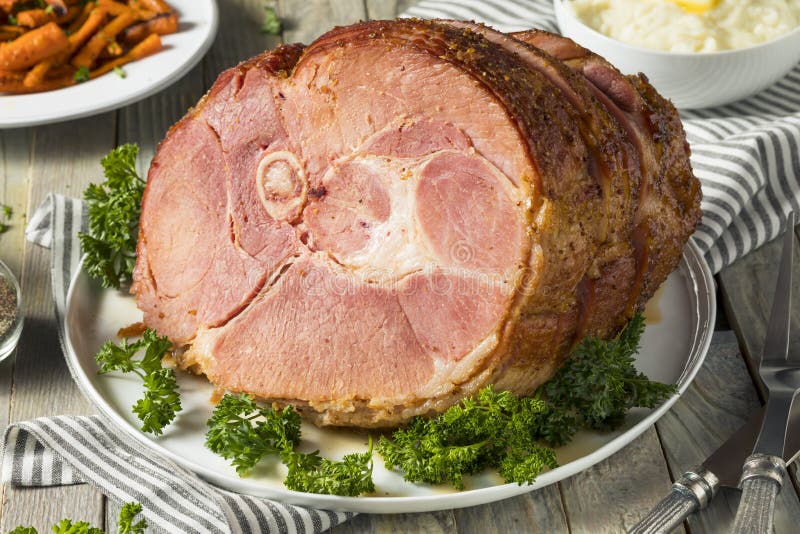 De eigengemaakte Verglaasde Pasen-Spiraal sneed Ham stock foto's