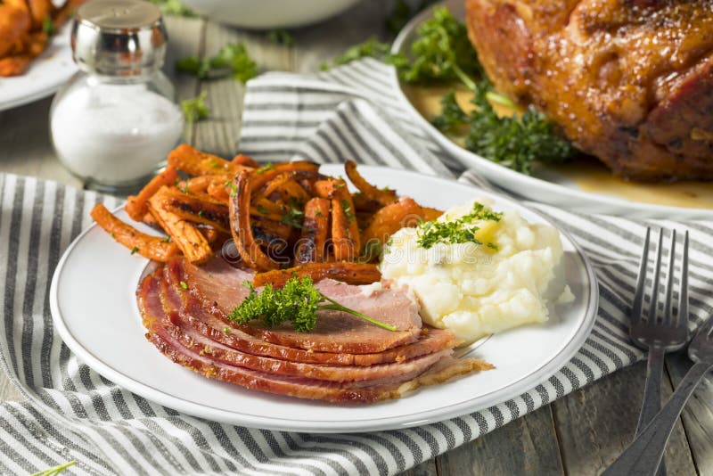 De eigengemaakte Verglaasde Pasen-Spiraal sneed Ham royalty-vrije stock fotografie