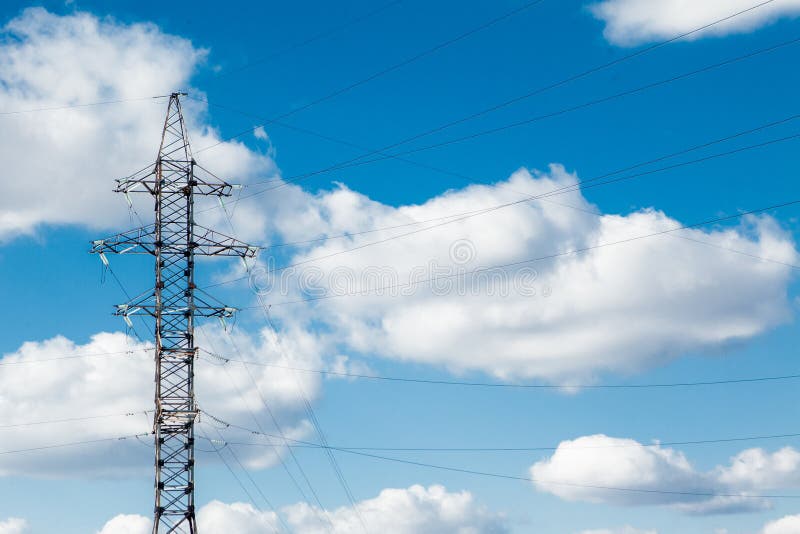 De Elektrische Toren van de hoogspanning Hoogspanningspost of de Machtsconcept van de Hoogspanningstoren stock fotografie De Elektrische Toren van de hoogspanning Hoogspanningspost of de Machtsconcept van de Hoogspanningstoren stock fotografie