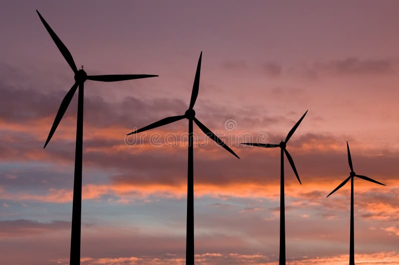 De energielandbouwbedrijf van de ecologie met windturbine
