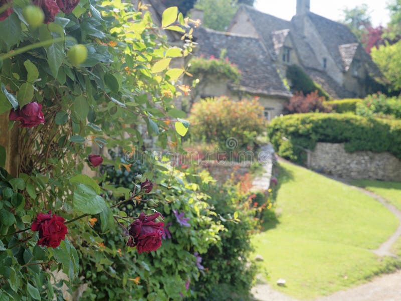 De Engelse Tuin van het Plattelandshuisje met rozen