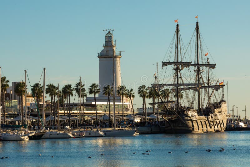 ` De Farola de Málaga del La del ` del faro en Málaga, España fotos de archivo libres de regalías ` De Farola de Málaga del La del ` del faro en Málaga, España fotos de archivo libres de regalías