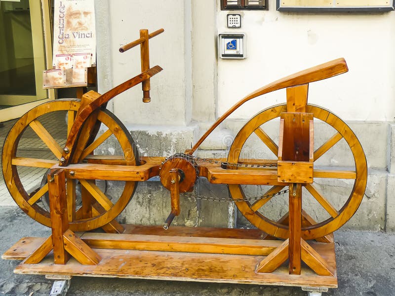 De fiets door Leonardo da Vinci wordt uitgevonden dat stock foto's De fiets door Leonardo da Vinci wordt uitgevonden dat stock foto's