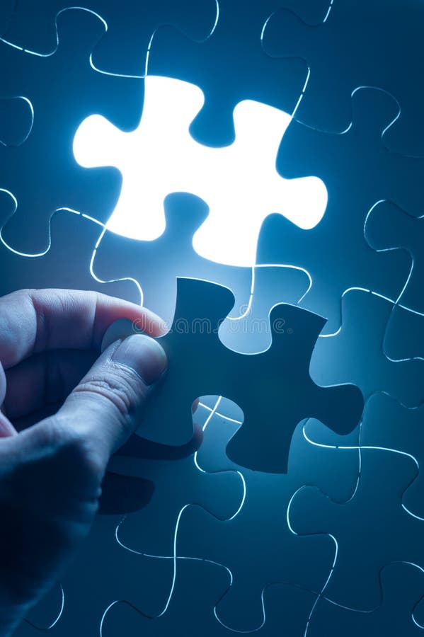De figuurzaag van het handtussenvoegsel, conceptueel beeld van zaken stock afbeelding De figuurzaag van het handtussenvoegsel, conceptueel beeld van zaken stock afbeelding