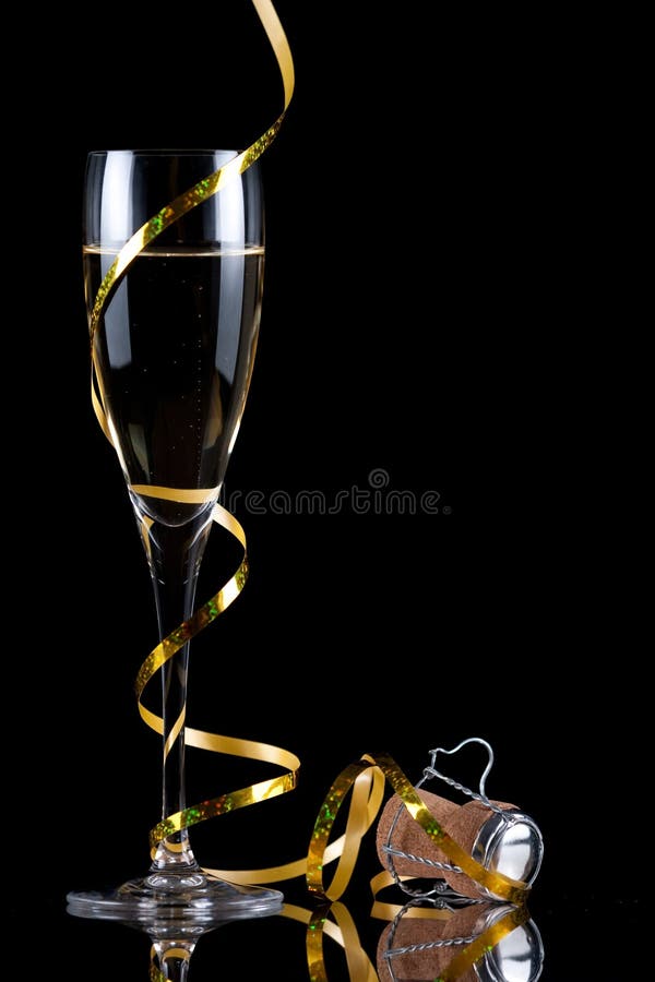 De fluit van Champagne met bezinning royalty-vrije stock foto's De fluit van Champagne met bezinning royalty-vrije stock foto's