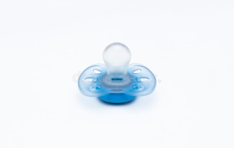De fopspeen van de blauwe baby op witte achtergrond stock fotografie De fopspeen van de blauwe baby op witte achtergrond stock fotografie