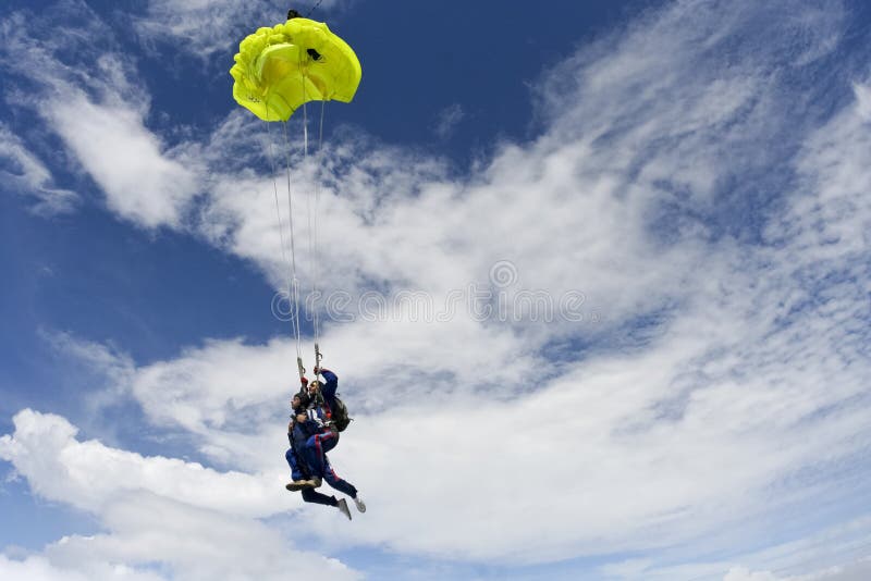 De foto van Skydiving. Sprong achter elkaar. stock foto De foto van Skydiving. Sprong achter elkaar. stock foto