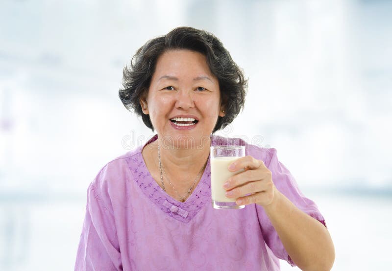De gezonde Hogere melk van Aziaat en van de soja stock afbeelding De gezonde Hogere melk van Aziaat en van de soja stock afbeelding