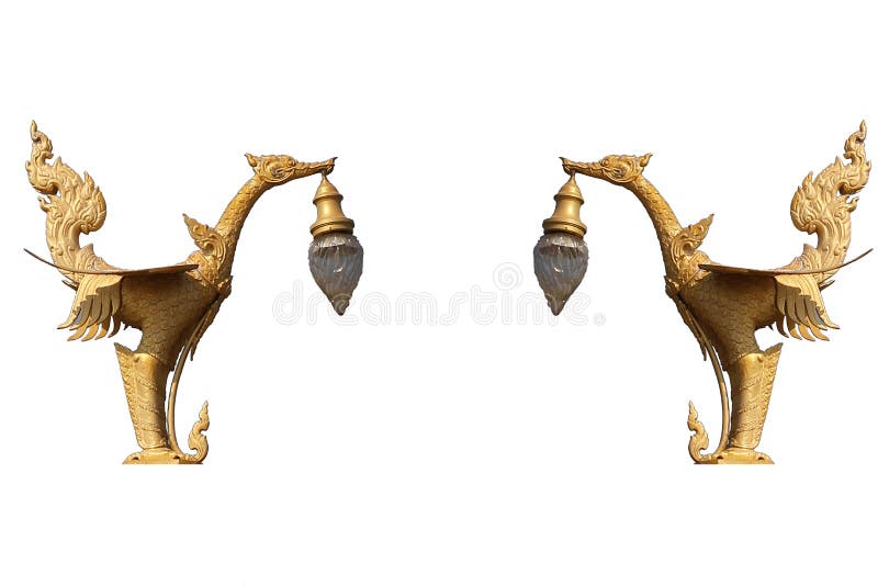 De gouden kunstgeheimzinnigheid vogel, Lantaarnhanger ontwierp zwaanstandbeeld dat op witte achtergrond, Traditionele oude unieke stock foto De gouden kunstgeheimzinnigheid vogel, Lantaarnhanger ontwierp zwaanstandbeeld dat op witte achtergrond, Traditionele oude unieke stock foto