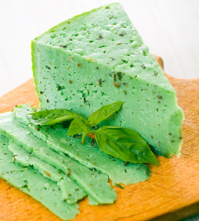 De Groene Kaas Van Basiron Pesto Stock Afbeelding Image of kruiden