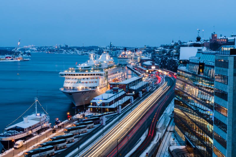 De haven van de cruiseveerboot van Stockholm, Zweden royalty-vrije stock foto De haven van de cruiseveerboot van Stockholm, Zweden royalty-vrije stock foto