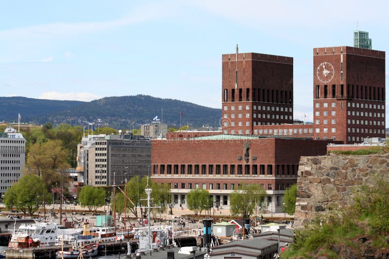 De Haven Van Oslo Met Stadhuis Stock Afbeelding Afbeelding bestaande