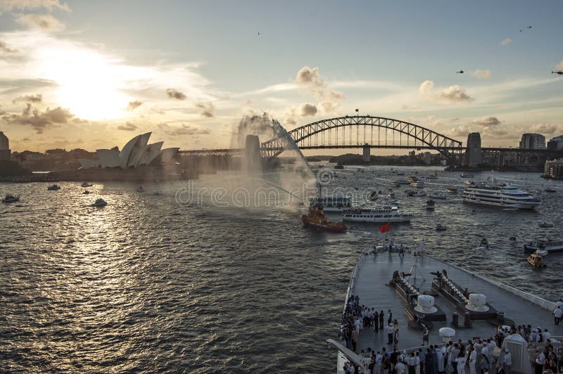 De havenpanorama van Sydney op 19 van Februari 2007 tijdens Koningin Elizabeth 2 het bezoek dat van de de wereldcruise van het cr stock afbeeldingen De havenpanorama van Sydney op 19 van Februari 2007 tijdens Koningin Elizabeth 2 het bezoek dat van de de wereldcruise van het cr stock afbeeldingen