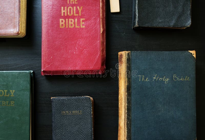 De heilige het christendomgodsdienst van het bijbelboek gelooft