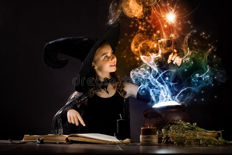 De heks van Halloween royalty-vrije stock afbeeldingen De heks van Halloween royalty-vrije stock afbeeldingen