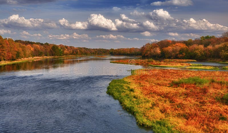 De herfst op de Rivier Kankakee stock afbeelding De herfst op de Rivier Kankakee stock afbeelding