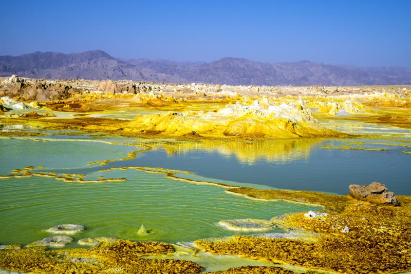 De hete lentes in Dallol, Danakil-Woestijn, Ethiopië stock foto De hete lentes in Dallol, Danakil-Woestijn, Ethiopië stock foto