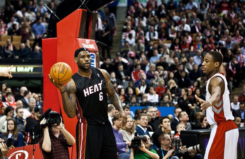 De Hitte van Miami versus de Roofvogels van Toronto royalty-vrije stock afbeeldingen De Hitte van Miami versus de Roofvogels van Toronto royalty-vrije stock afbeeldingen
