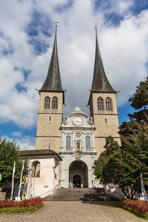 Hofkirche In Luzerne/Luzern Stock Afbeelding Afbeelding bestaande uit