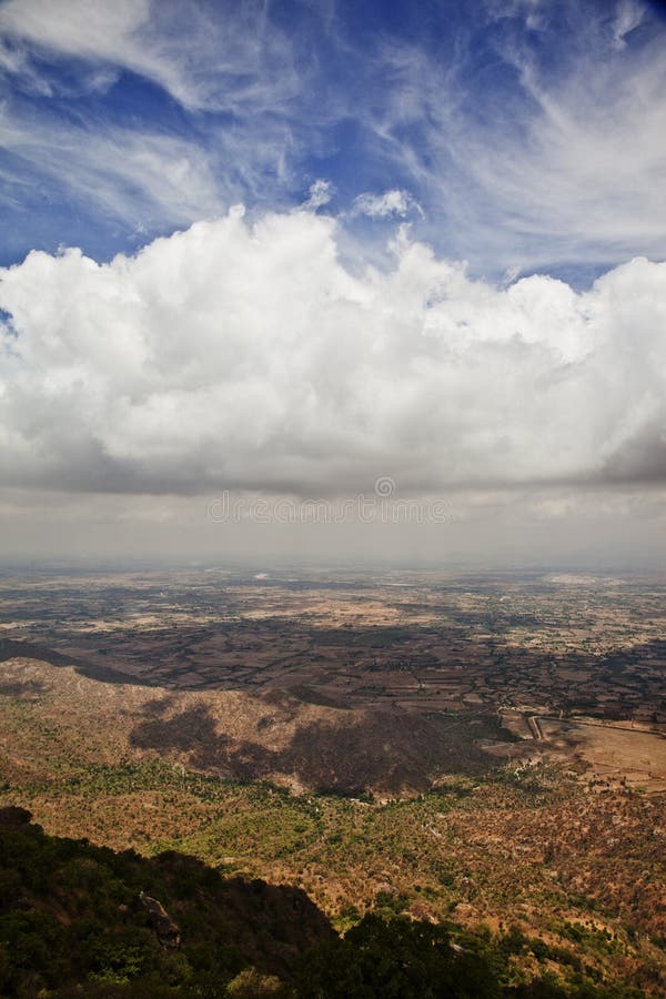 De hoge hoekmening van een landschap, zet Abu, Sirohi-District, Rajasthan op, stock afbeeldingen De hoge hoekmening van een landschap, zet Abu, Sirohi-District, Rajasthan op, stock afbeeldingen