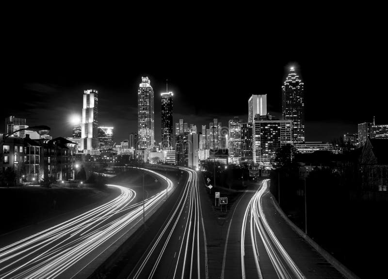 De horizon van Atlanta bij nacht, hoog contrast