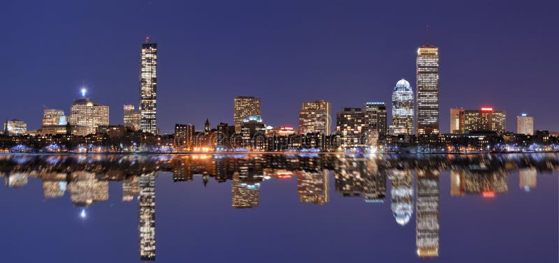 De Horizon van Boston bij AchterBaai royalty-vrije stock afbeeldingen De Horizon van Boston bij AchterBaai royalty-vrije stock afbeeldingen
