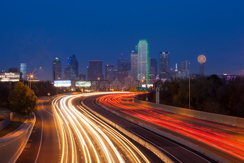 De Horizon van de Stad van Dallas stock fotografie De Horizon van de Stad van Dallas stock fotografie