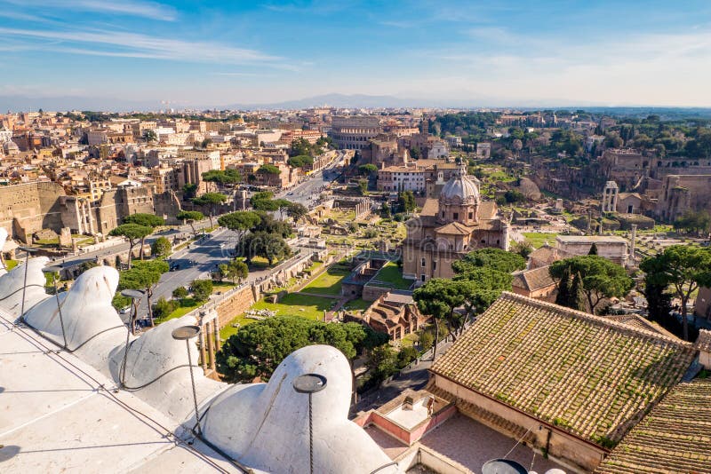 De horizon van Rome van bovengenoemd panorama over Roman Forum stock foto's De horizon van Rome van bovengenoemd panorama over Roman Forum stock foto's