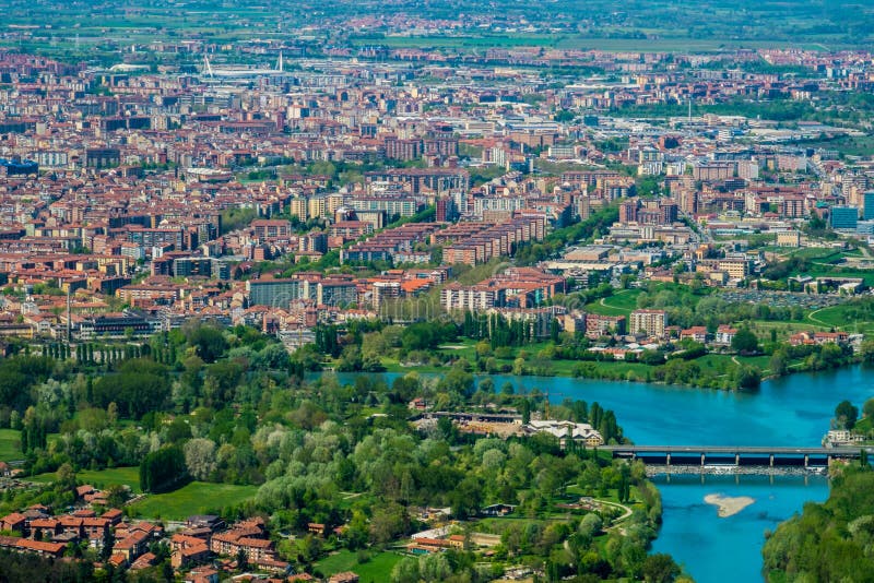 De horizon van Turijn van supergaheuvel, Piemonte, Italië stock foto's De horizon van Turijn van supergaheuvel, Piemonte, Italië stock foto's