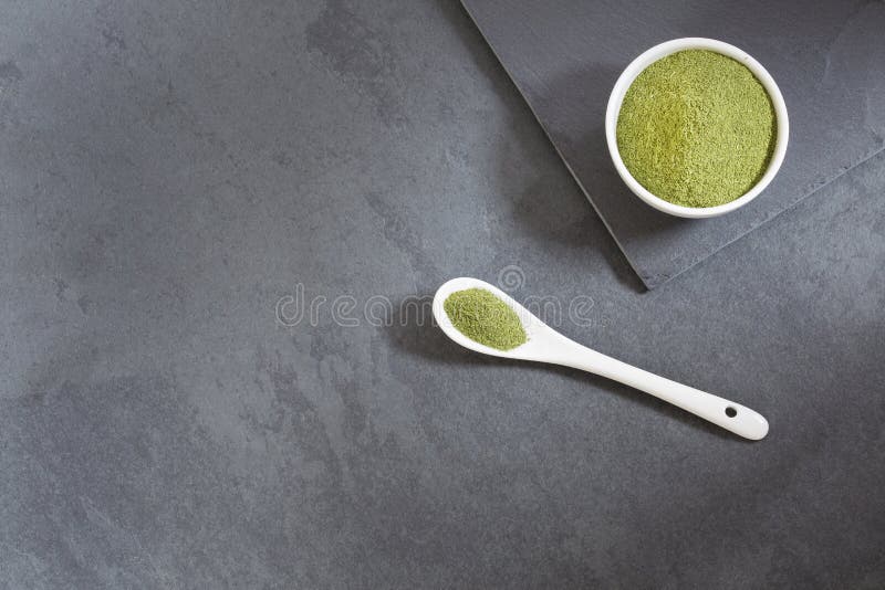 De horizontale foto van moringa poeder moringa wordt beschouwd als om superfood oleifera Moringa royalty-vrije stock foto De horizontale foto van moringa poeder moringa wordt beschouwd als om superfood oleifera Moringa royalty-vrije stock foto