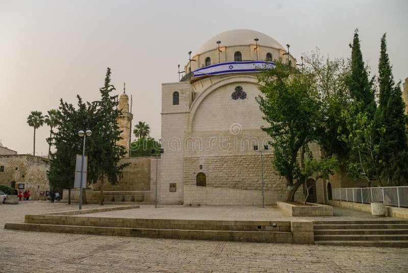 De Hurva-Synagoge in Joods kwart, Oude Stad van Jeruzalem stock fotografie De Hurva-Synagoge in Joods kwart, Oude Stad van Jeruzalem stock fotografie