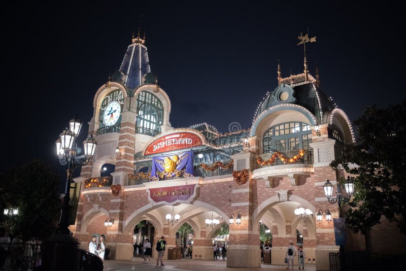 De ingang van Shanghai, China Disneyland stock foto