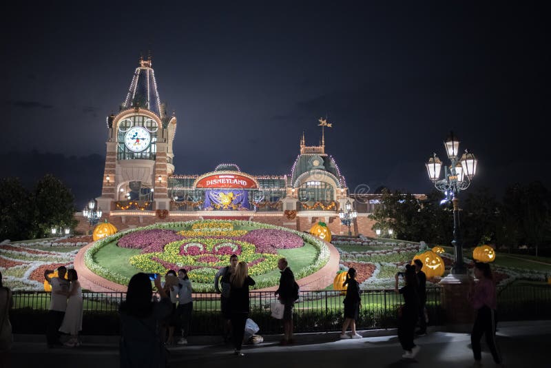 De ingang van Shanghai, China Disneyland stock afbeelding