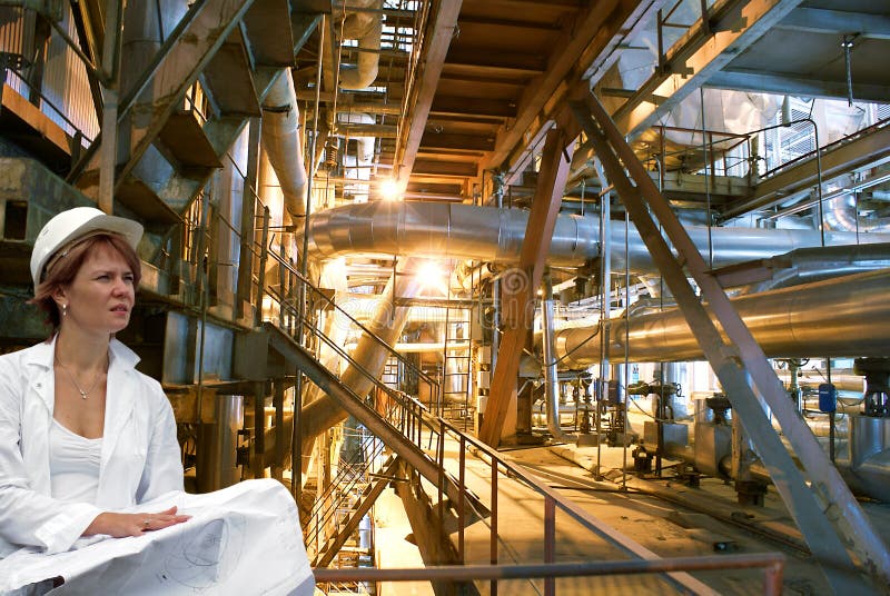 De ingenieur, de apparatuur, de kabels en het door buizen leiden van de vrouw royalty-vrije stock afbeeldingen De ingenieur, de apparatuur, de kabels en het door buizen leiden van de vrouw royalty-vrije stock afbeeldingen